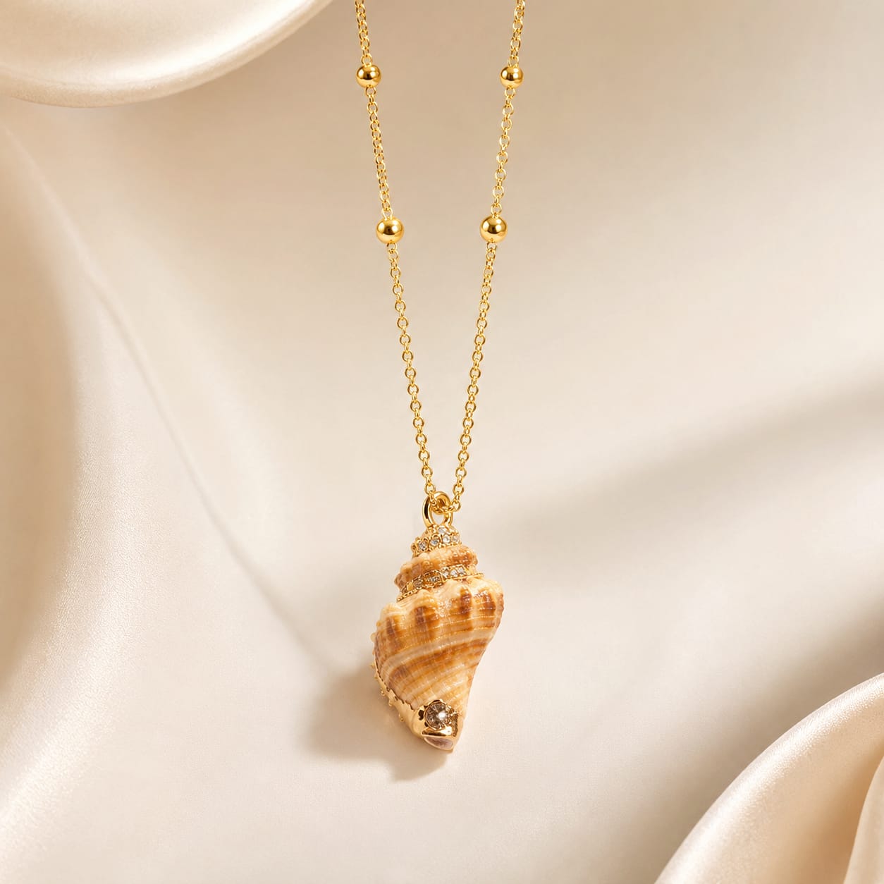 Shell Pendant Necklace