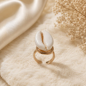 Fashionable Creative Light Luxury Alloy shell decorated Ring