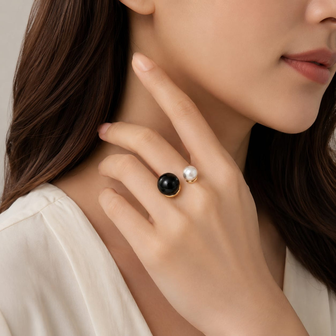 Adjustable Pearl Ring - Black & White