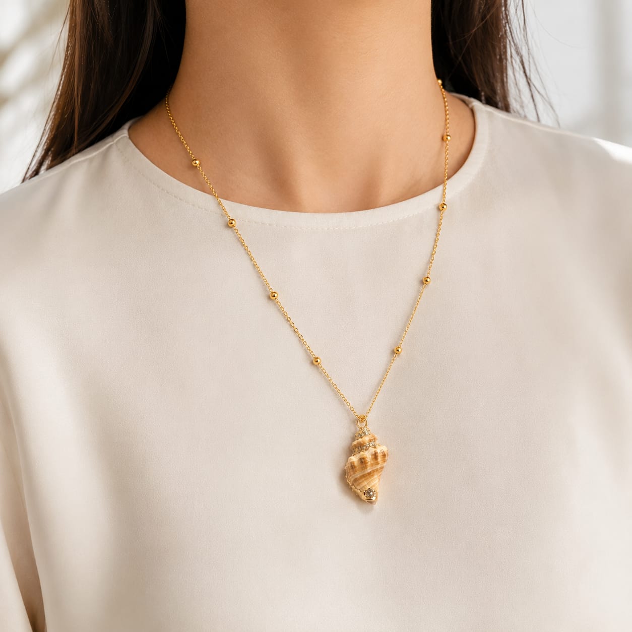 Shell Pendant Necklace