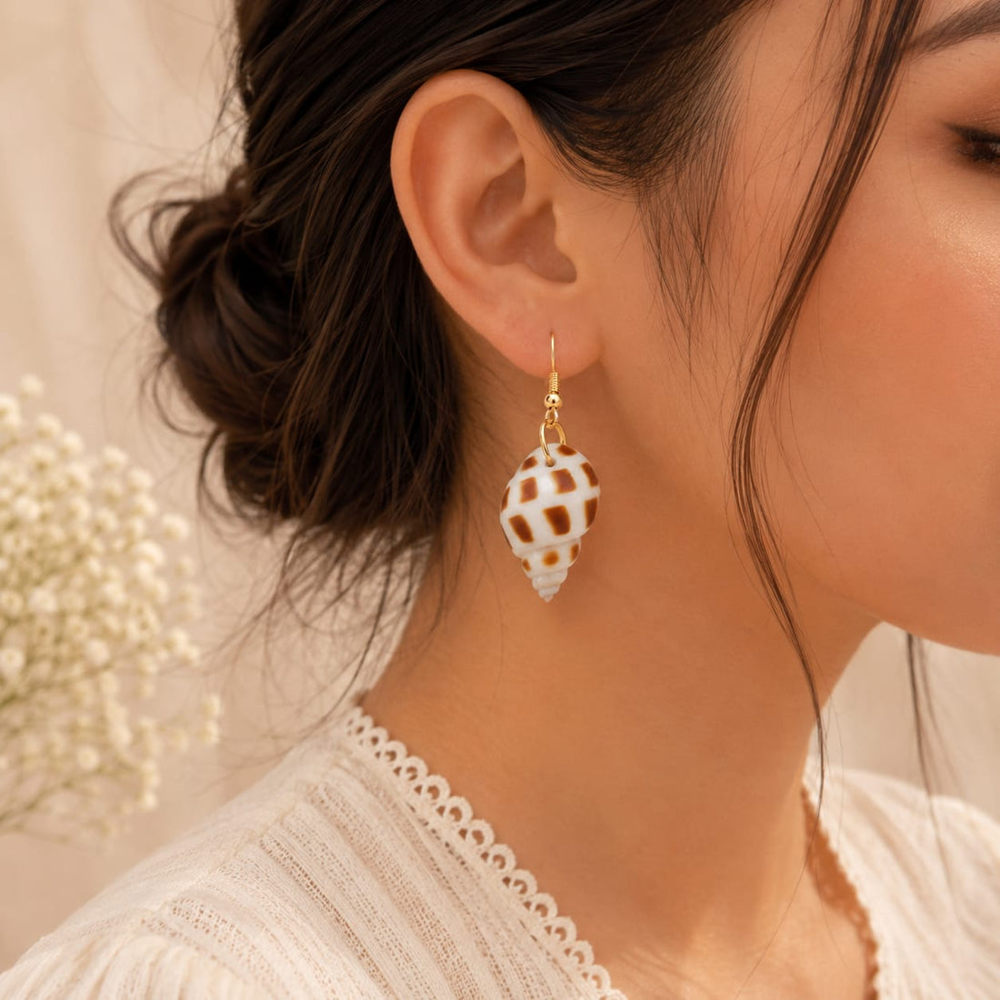 Chic Spotted Shell Drop Earrings