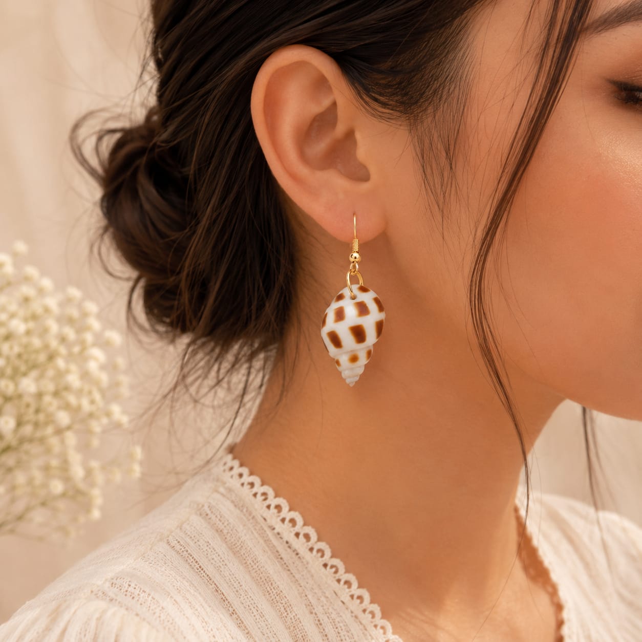 Chic Spotted Shell Drop Earrings